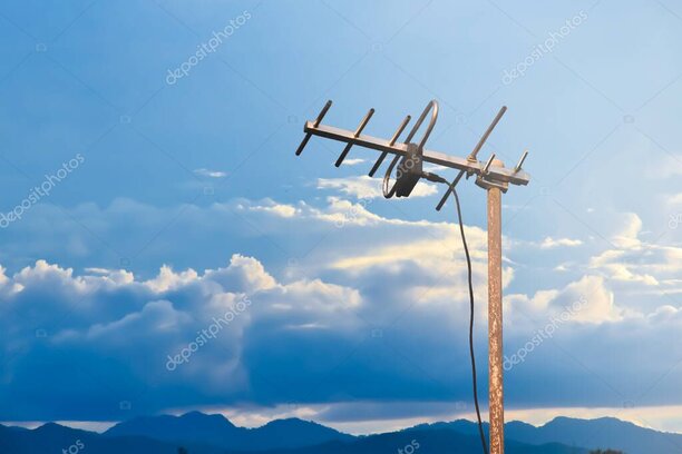 Compacte VHF Yagi antenne op mast