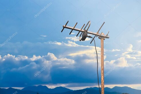 Compacte VHF Yagi antenne op mast